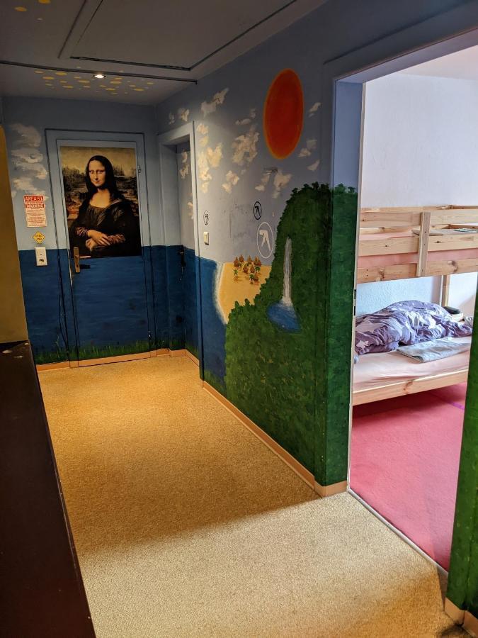 Monkey Factory - Mini Home-Stay Hostel Traben-Trarbach Kültér fotó